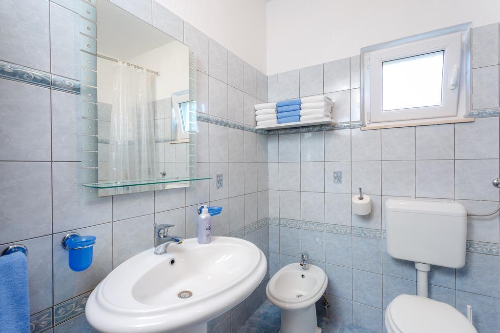 מרינה Holiday Home Iris מראה חיצוני תמונה