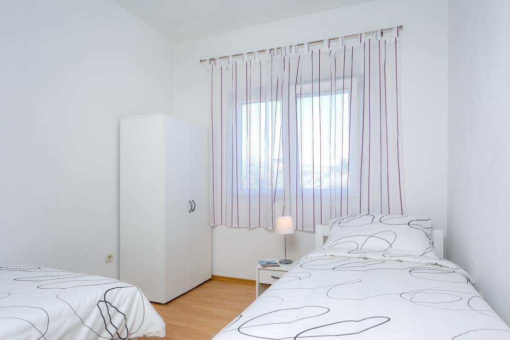 מרינה Holiday Home Iris מראה חיצוני תמונה
