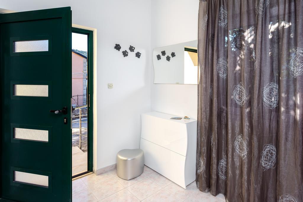 מרינה Holiday Home Iris מראה חיצוני תמונה